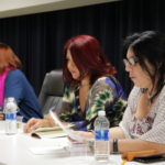 Danae C. Diéguez lee su texto de presentación