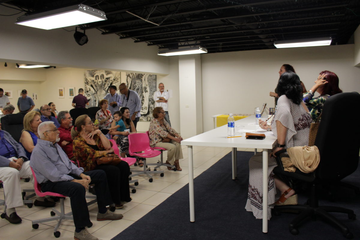 Presentación del libro de Nuvia Estévez en Miami